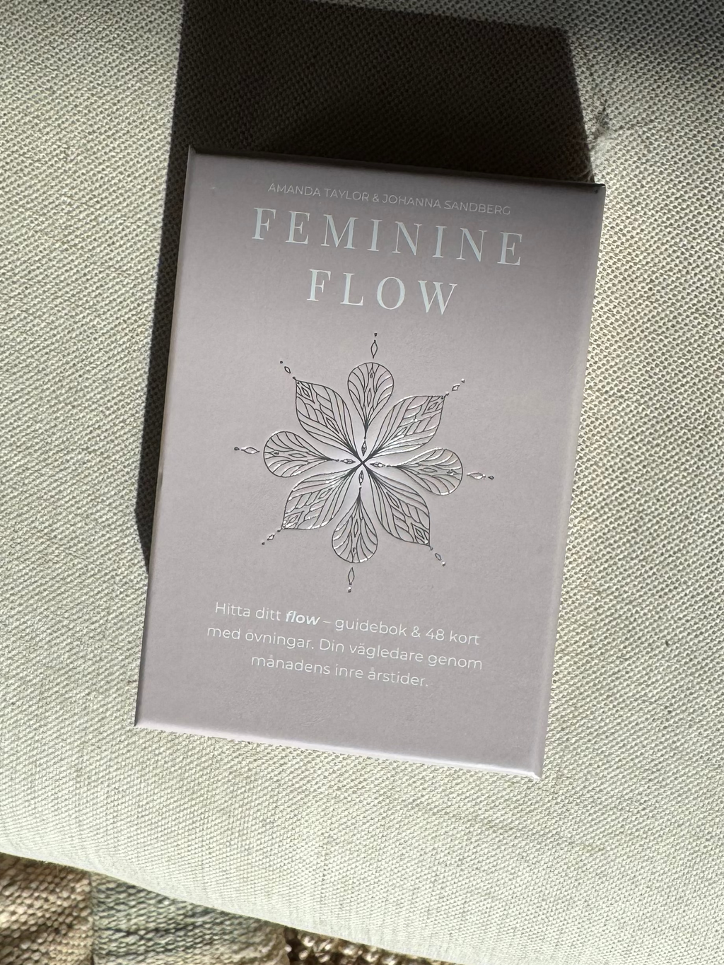 Feminine Flow korten – Din vägledare genom månaden
