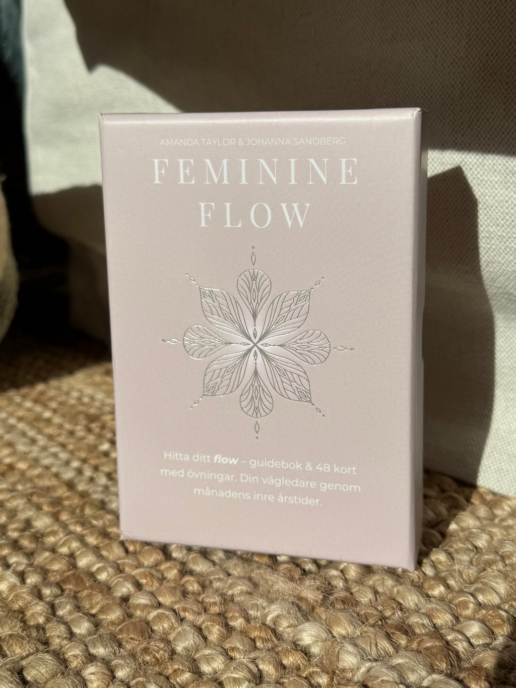 Feminine Flow korten – Din vägledare genom månaden